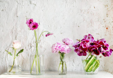 Flower arrangement in glassware decoration