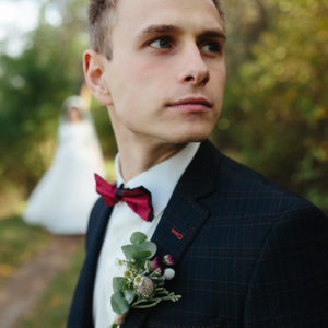 groom waiting for the bride